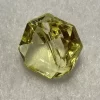 Botón octagonal con relieves, se sujeta por atrás, amarillo transparente, diámetro de 1.5 cm (precio por botón)