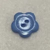 Botón con forma de flor azul de 2 orificios, diámetro de 1.5 cm (precio por botón)