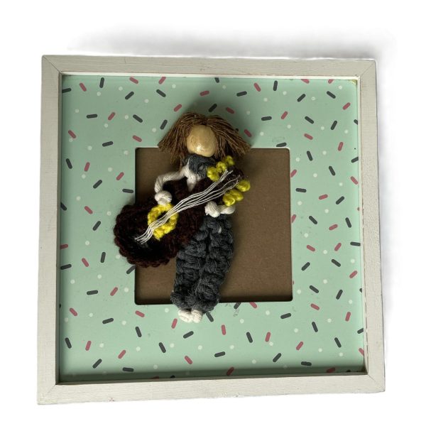 Cuadro con figura de macramé