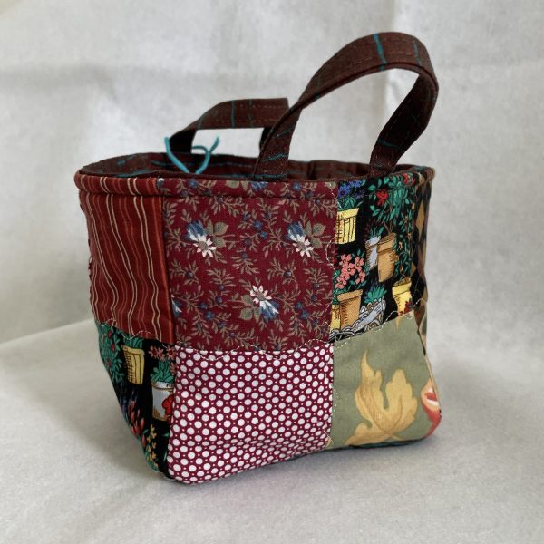 Canasta de tela hecha a mano