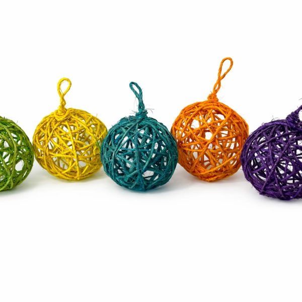 Esferas huecas de mecate