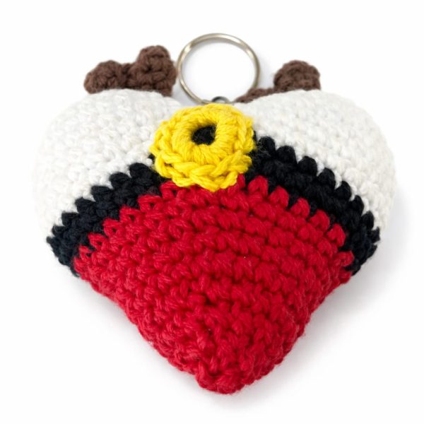 Corazón navideño tejido a mano