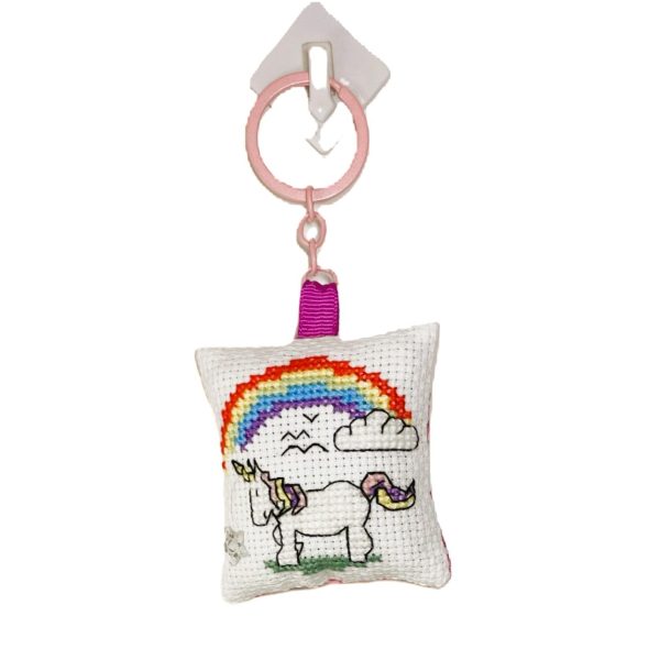 Llavero bordado en punto de cruz