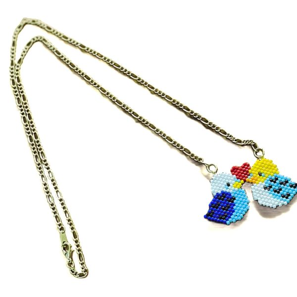 Dije con cadena